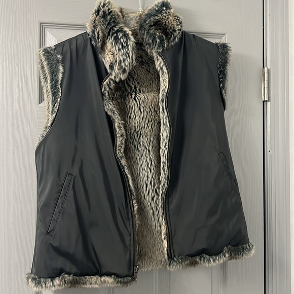 Blassport Reversible Fur zip up Vest Size Medium - Picture 2 of 5